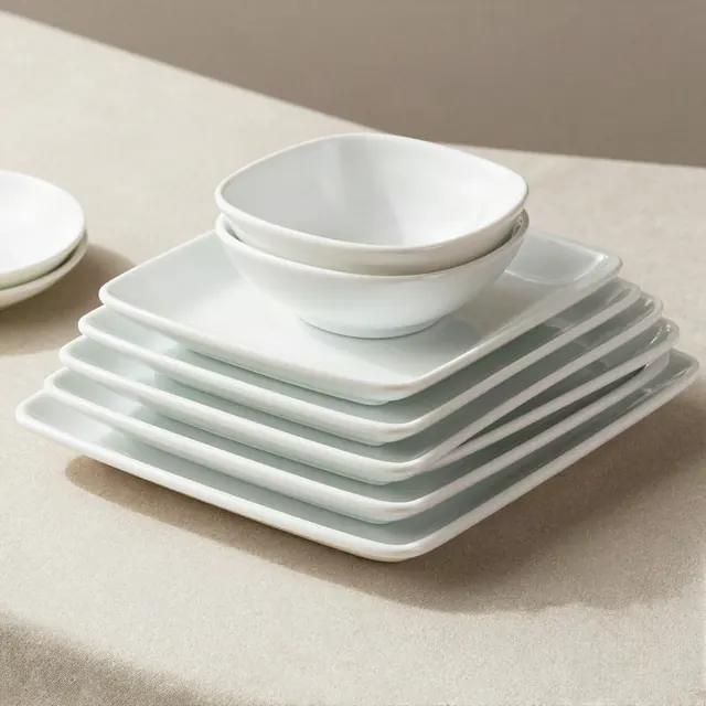 Juego cuadrado 12 piezas de porcelana blanca
